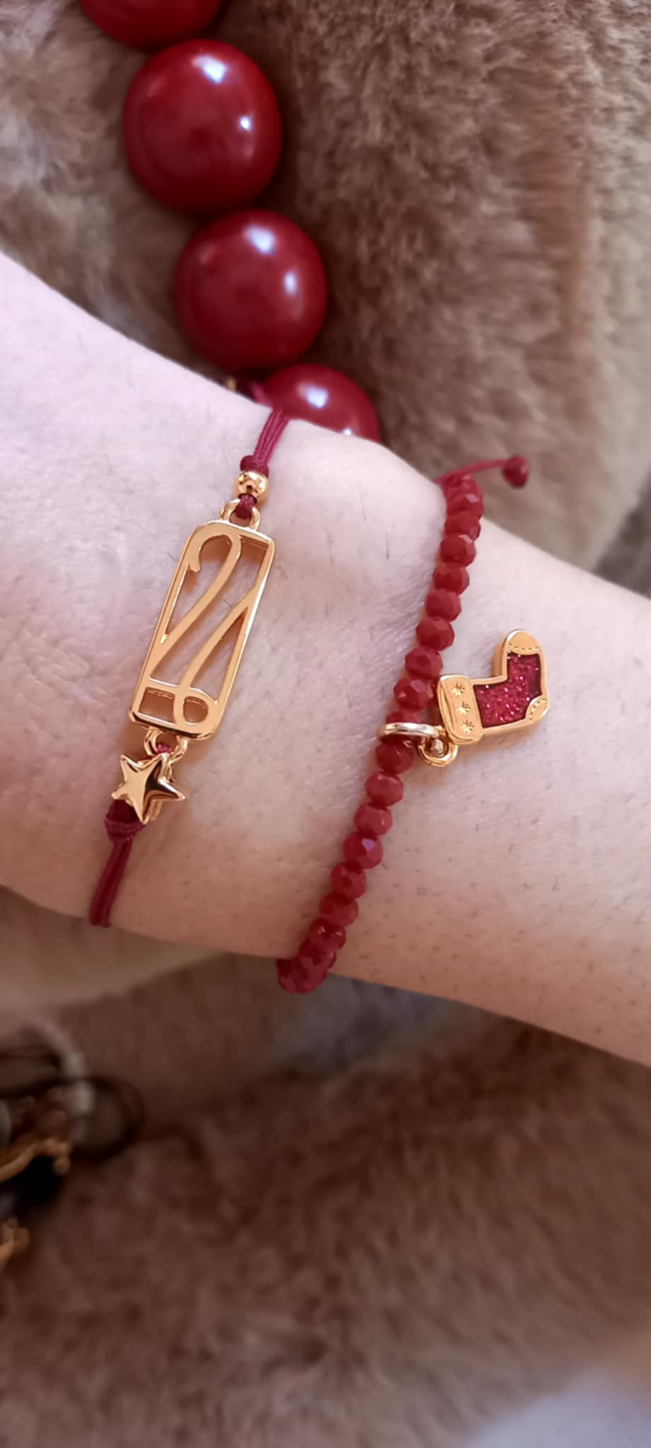 Βραχιόλι - γούρι 2026 με επιχρυσωμένο στοιχείο και αστέρι