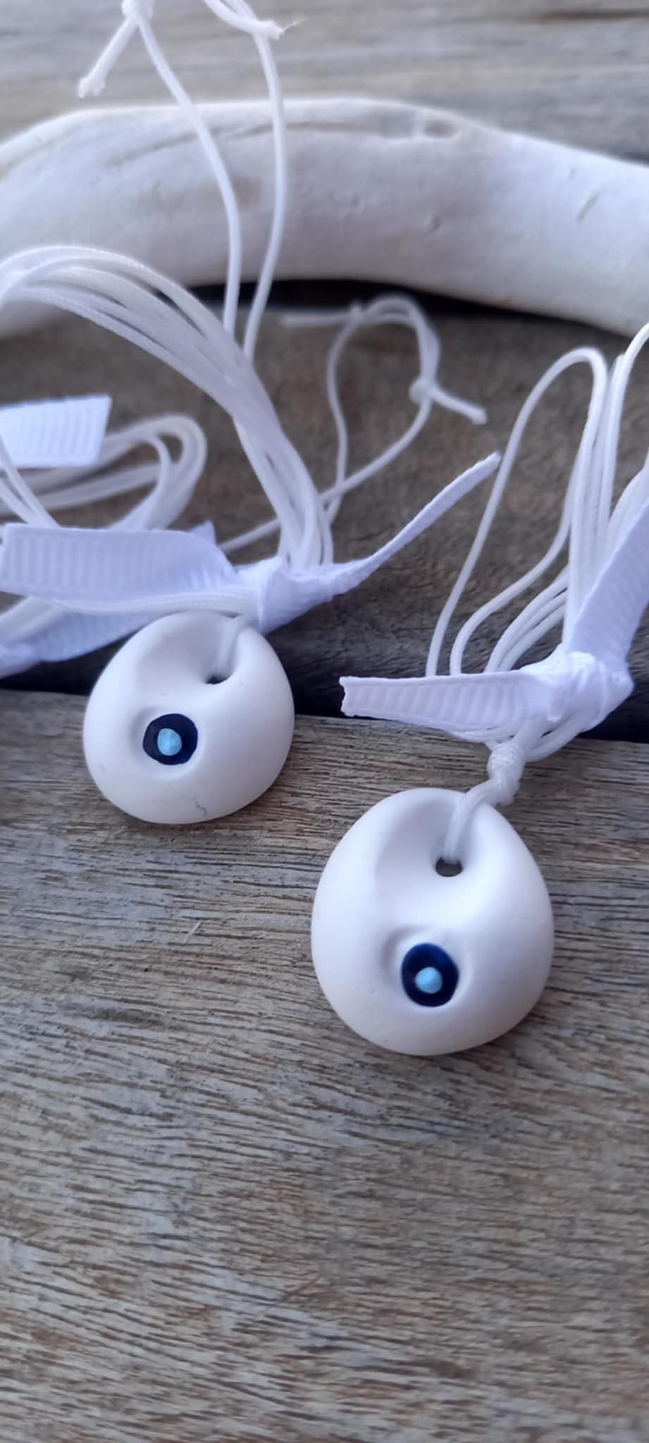 Μαρτυρικό βάπτισης για το λαιμό με υφή πορσελάνης