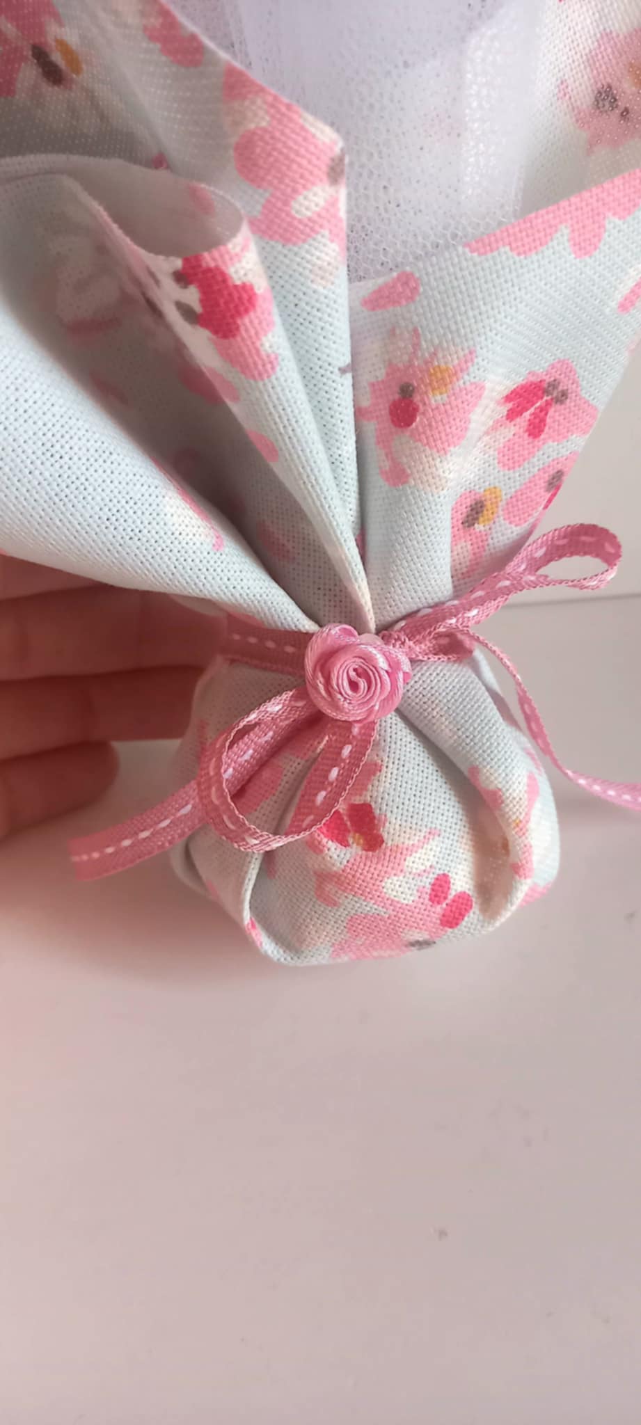 Μπομπονιέρα βάπτισης με φλοράλ μοτίβο