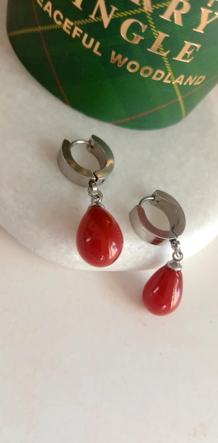 Σκουλαρίκια από ατσάλι με μοτίφ πέρλα