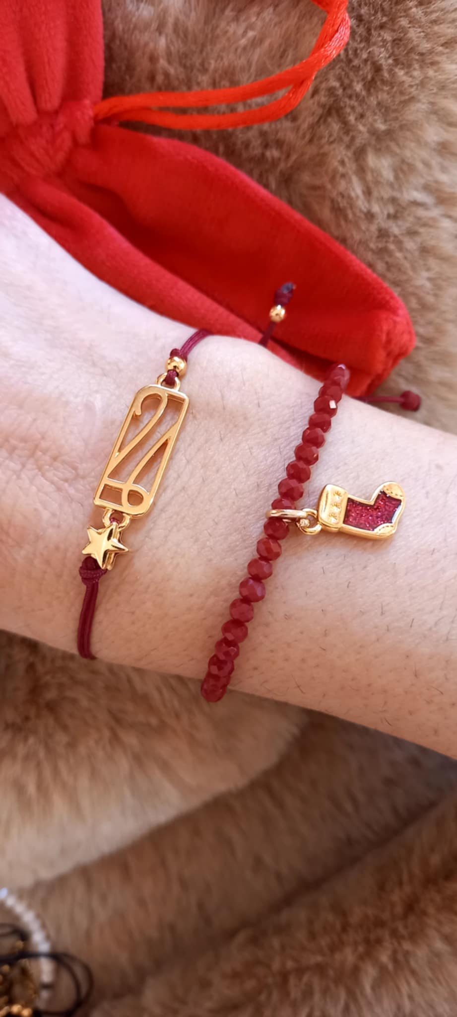 Βραχιόλι - γούρι 2026 με επιχρυσωμένο στοιχείο και αστέρι