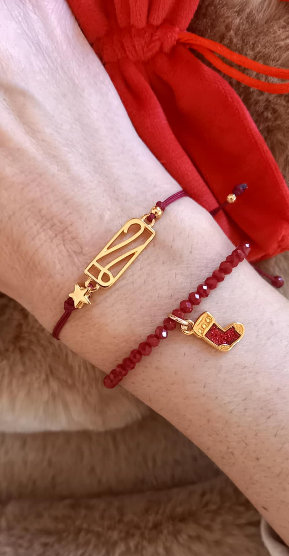 Βραχιόλι - γούρι 2026 με επιχρυσωμένο στοιχείο και αστέρι
