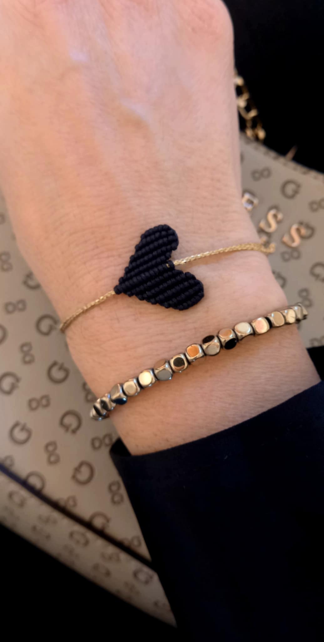 Βραχιόλι με καρδιά μακραμέ