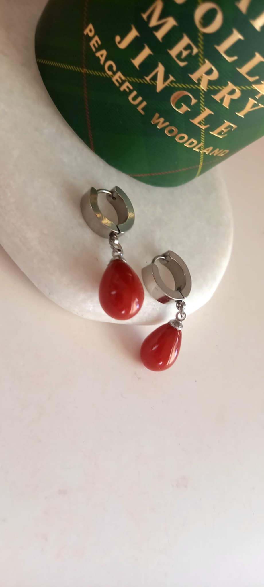 Σκουλαρίκια από ατσάλι με μοτίφ πέρλα