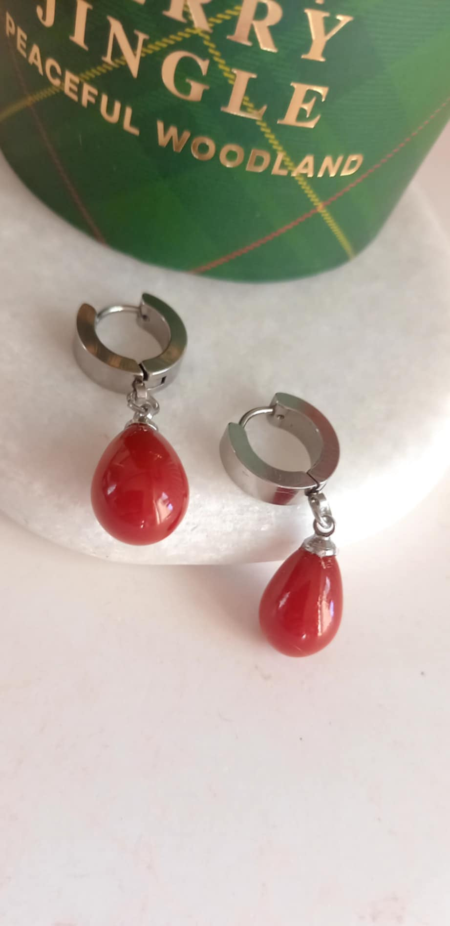 Σκουλαρίκια από ατσάλι με μοτίφ πέρλα