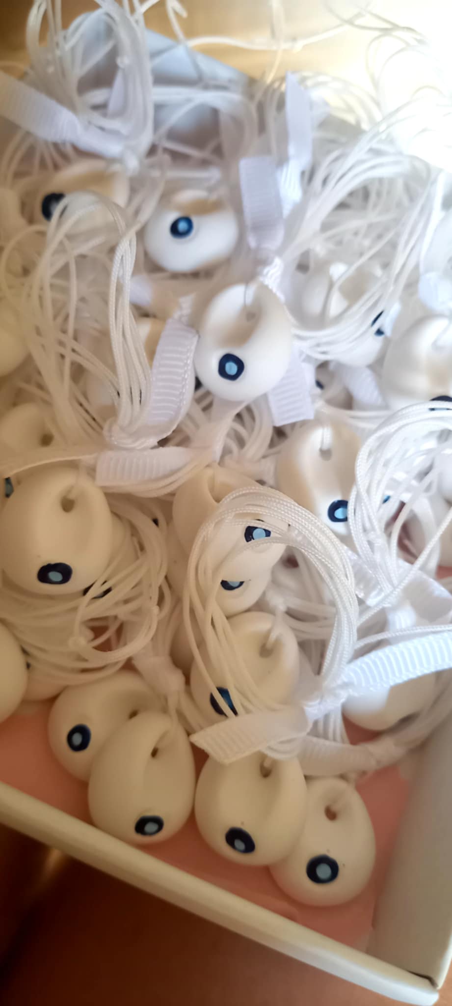 Μαρτυρικό βάπτισης για το λαιμό με υφή πορσελάνης