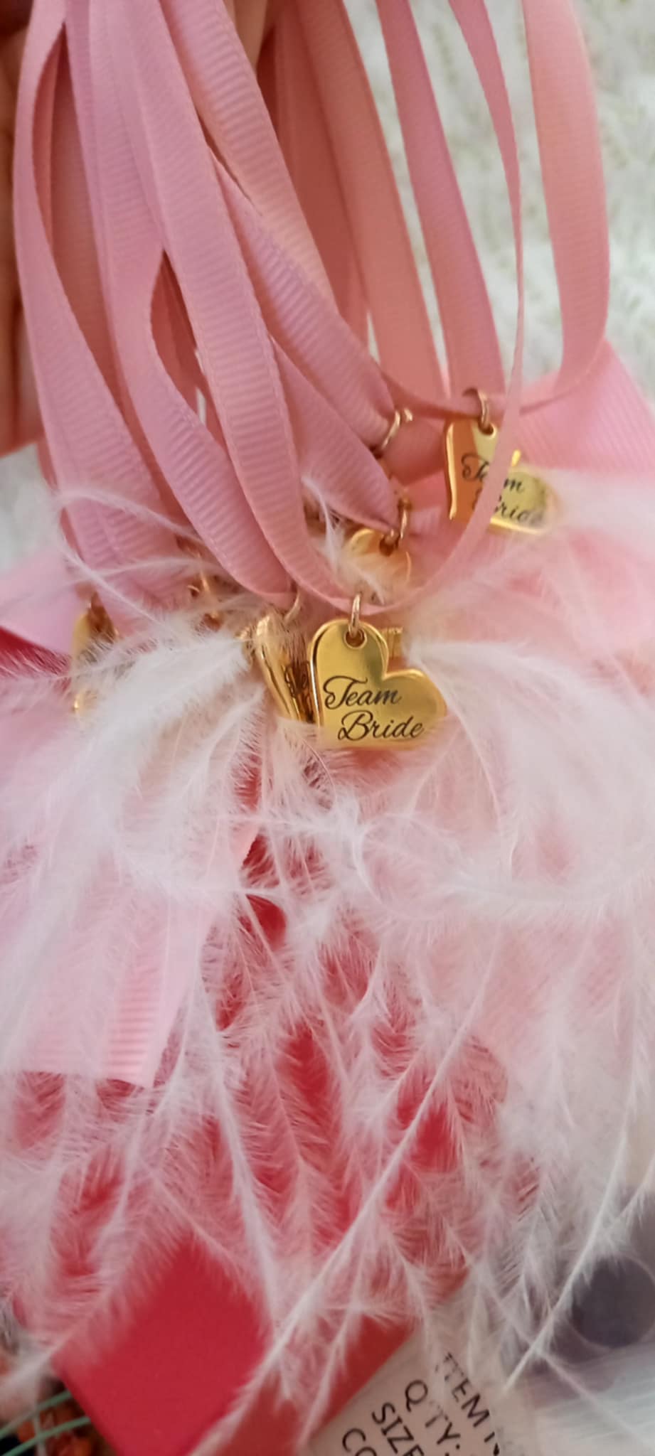 Βραχιόλι για bachelor party με κορδέλα, καρδιά και φτερά