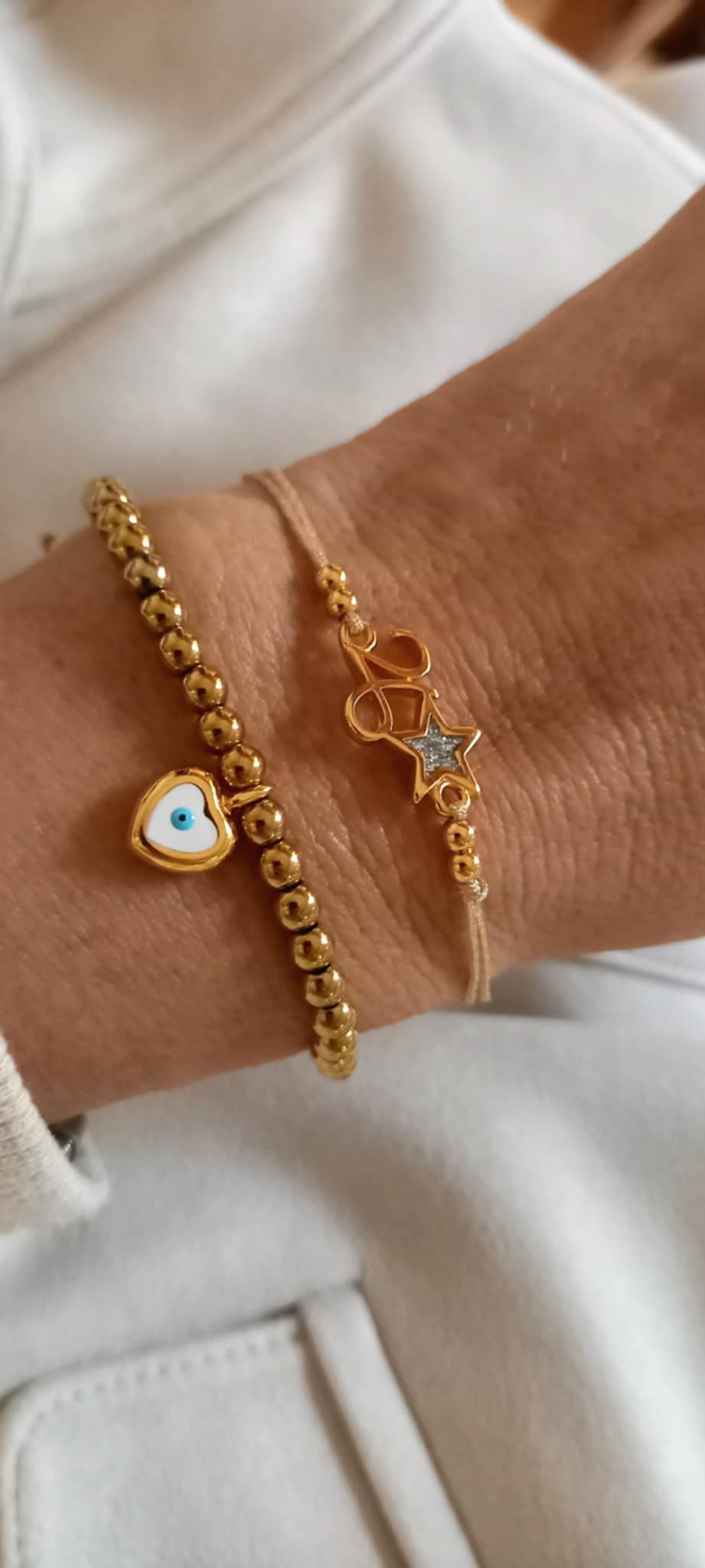 Βραχιόλι - γούρι με επιχρυσωμένο στοιχείο "26"