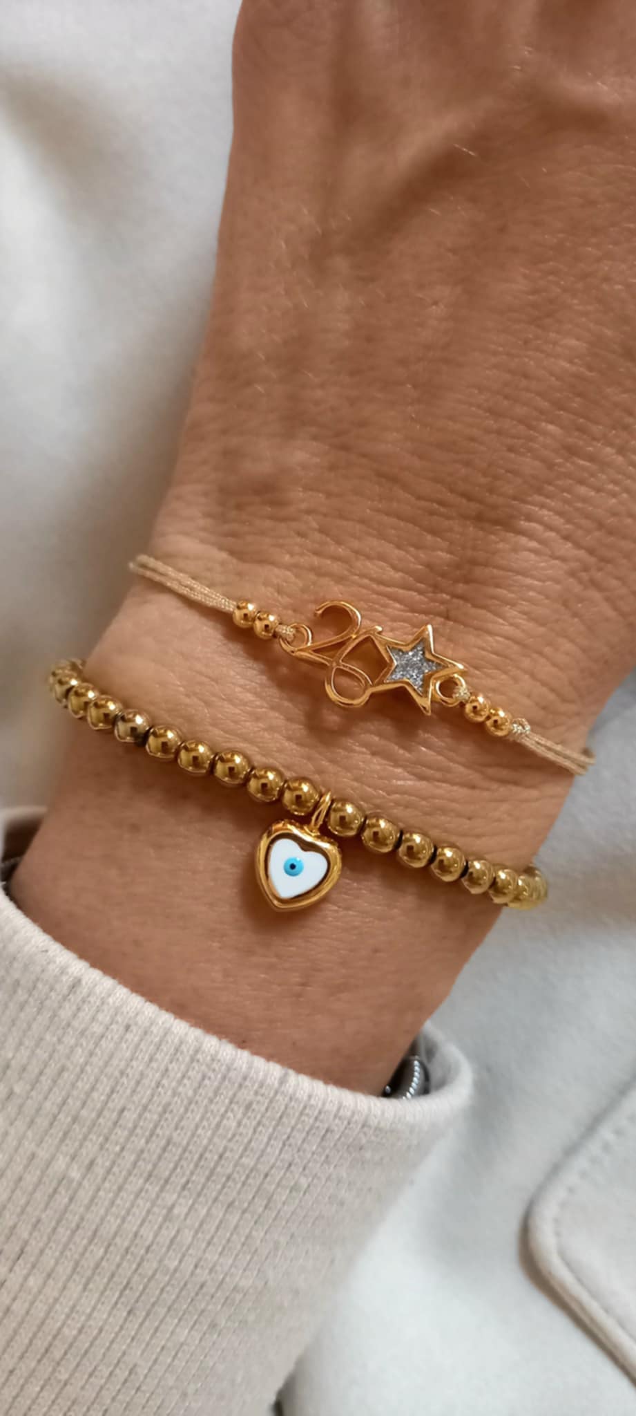 Βραχιόλι - γούρι με επιχρυσωμένο στοιχείο "26"