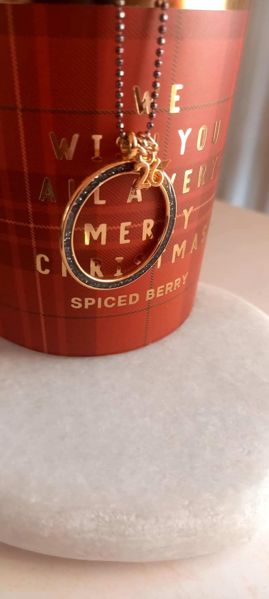 Κολιέ - γούρι με επιχρυσωμένα στοιχεία