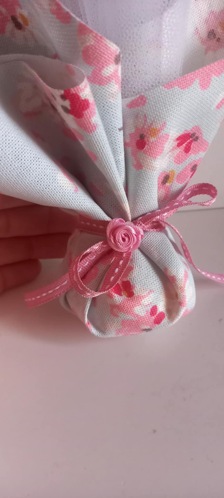 Μπομπονιέρα βάπτισης με φλοράλ μοτίβο