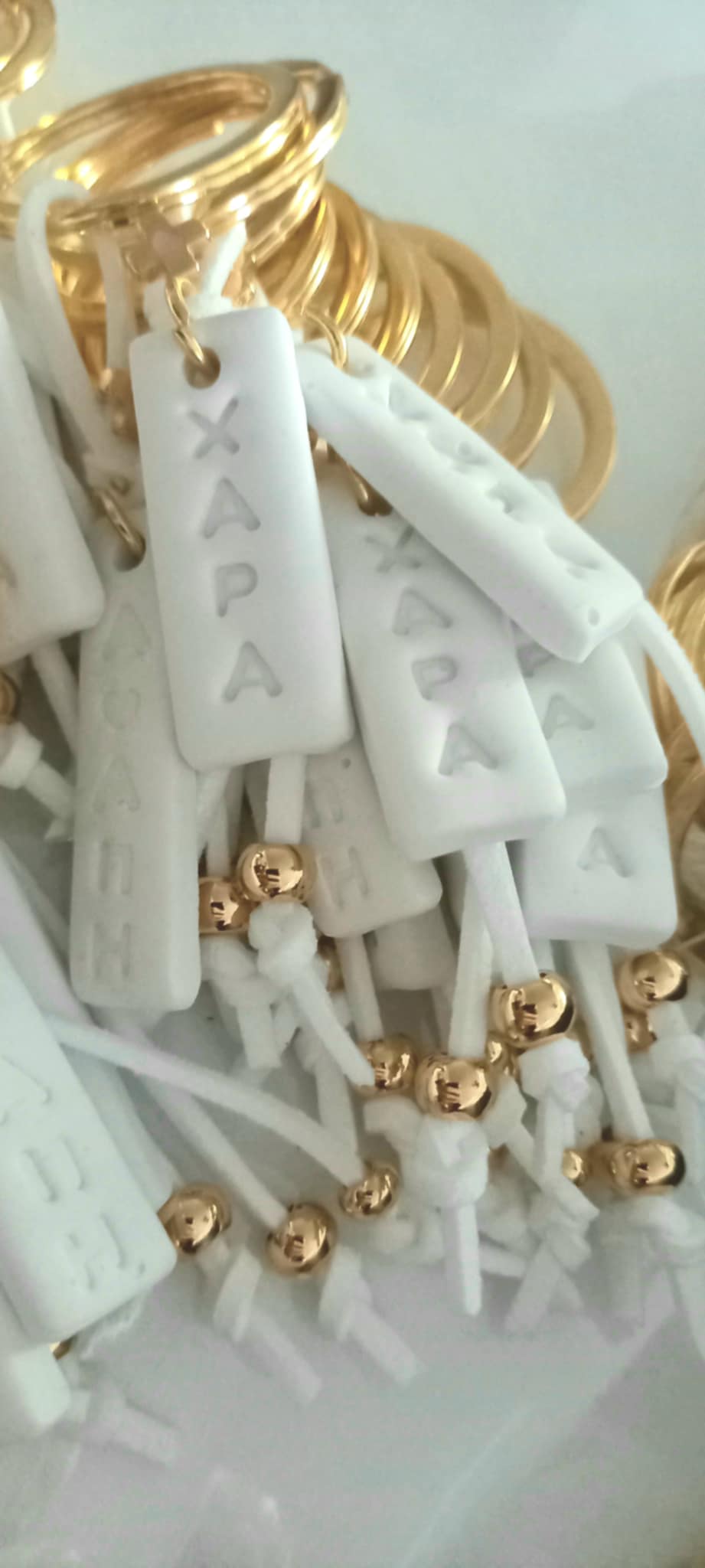 Μαρτυρικό βάπτισης μπρελόκ με υφή πορσελάνης και σταυρό