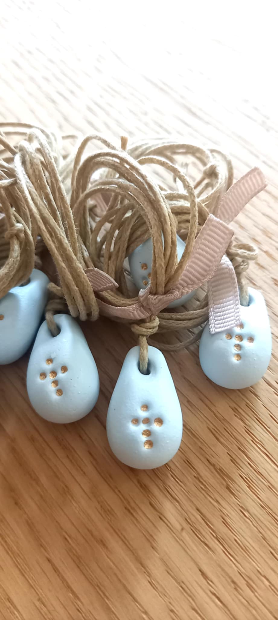 Μαρτυρικό βάπτισης για το λαιμό με υφή πορσελάνης