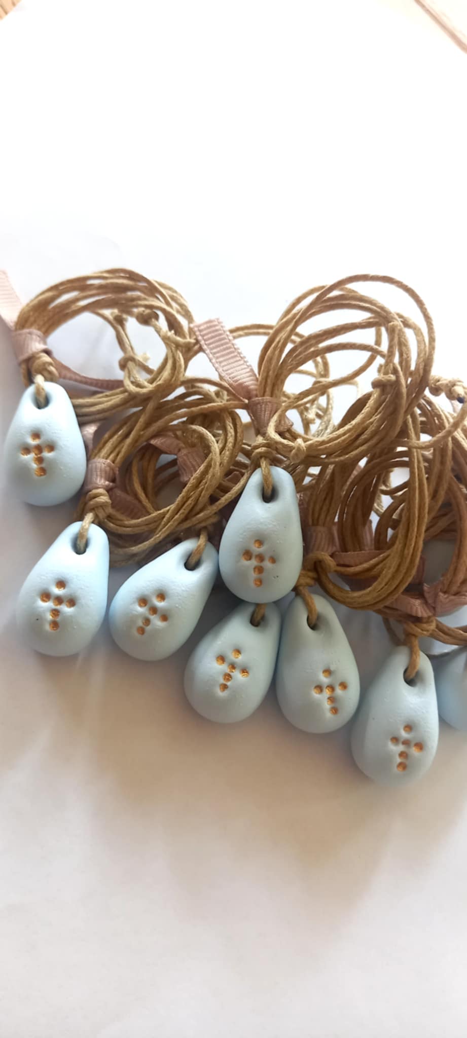 Μαρτυρικό βάπτισης για το λαιμό με υφή πορσελάνης