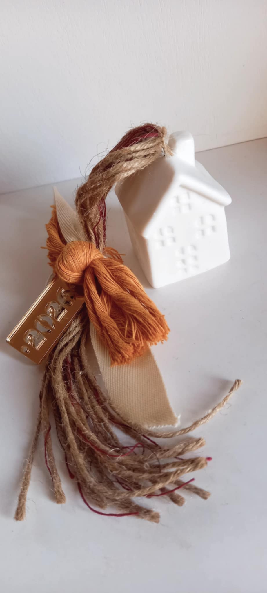 Γούρι 2026 σπιτάκι από πορσελάνη