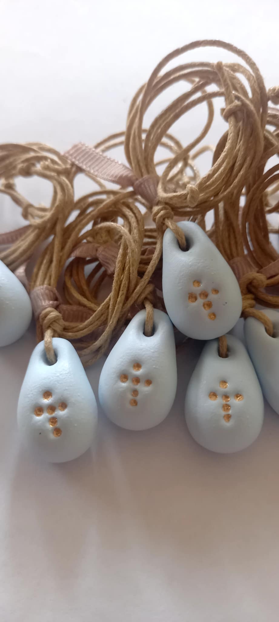 Μαρτυρικό βάπτισης για το λαιμό με υφή πορσελάνης