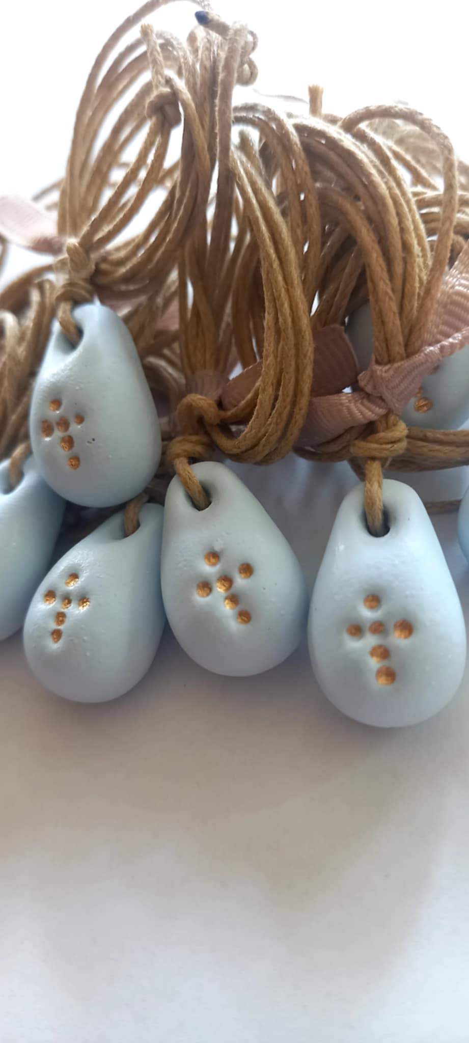 Μαρτυρικό βάπτισης για το λαιμό με υφή πορσελάνης