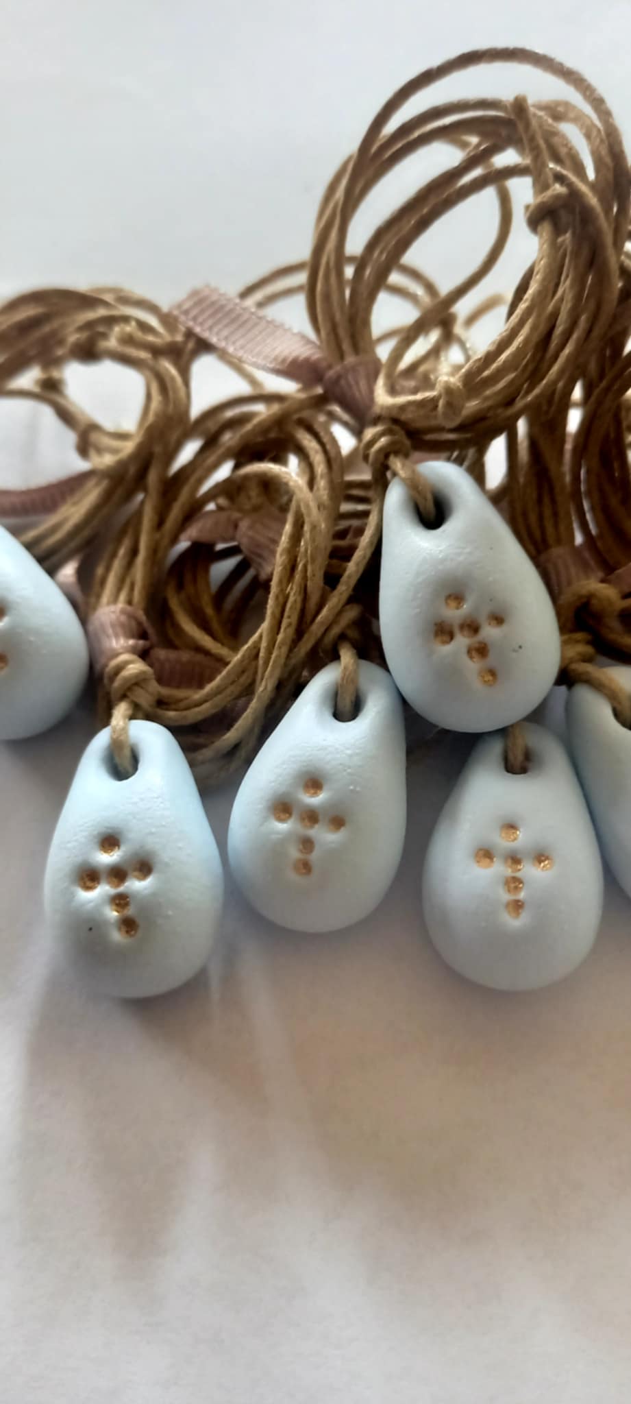 Μαρτυρικό βάπτισης για το λαιμό με υφή πορσελάνης