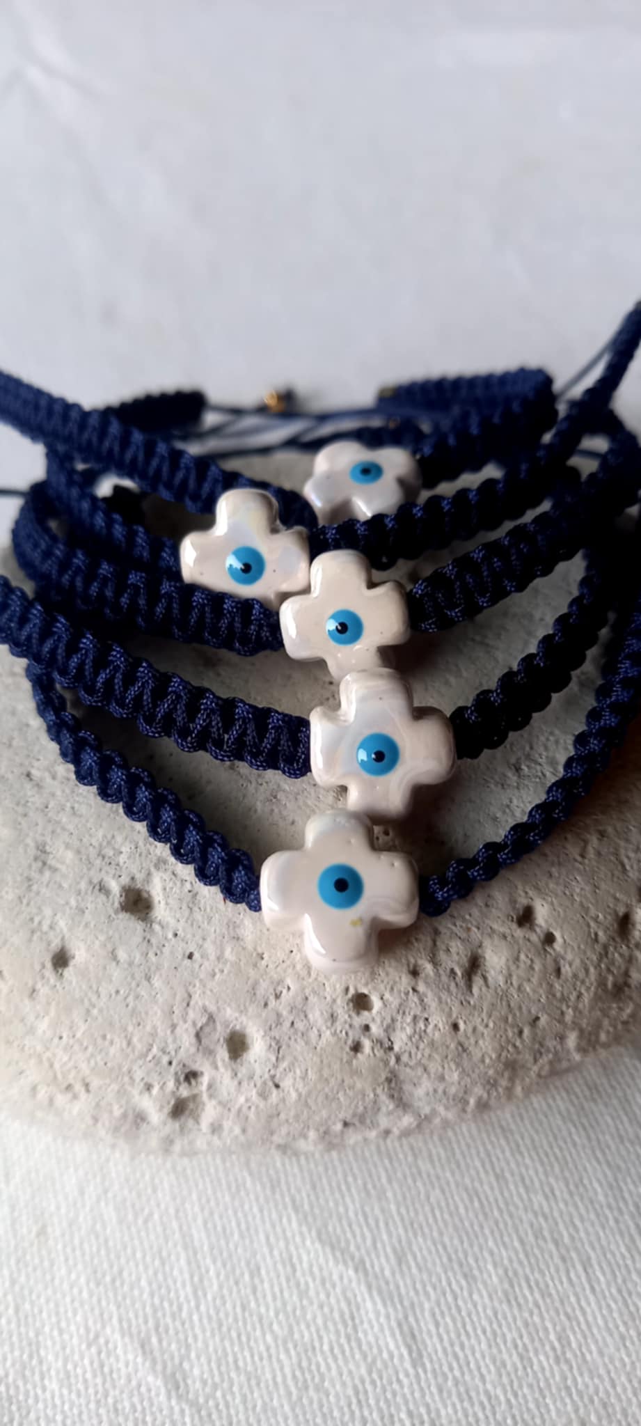 Μαρτυρικό βάπτισης βραχιόλι μακραμέ με σταυρό