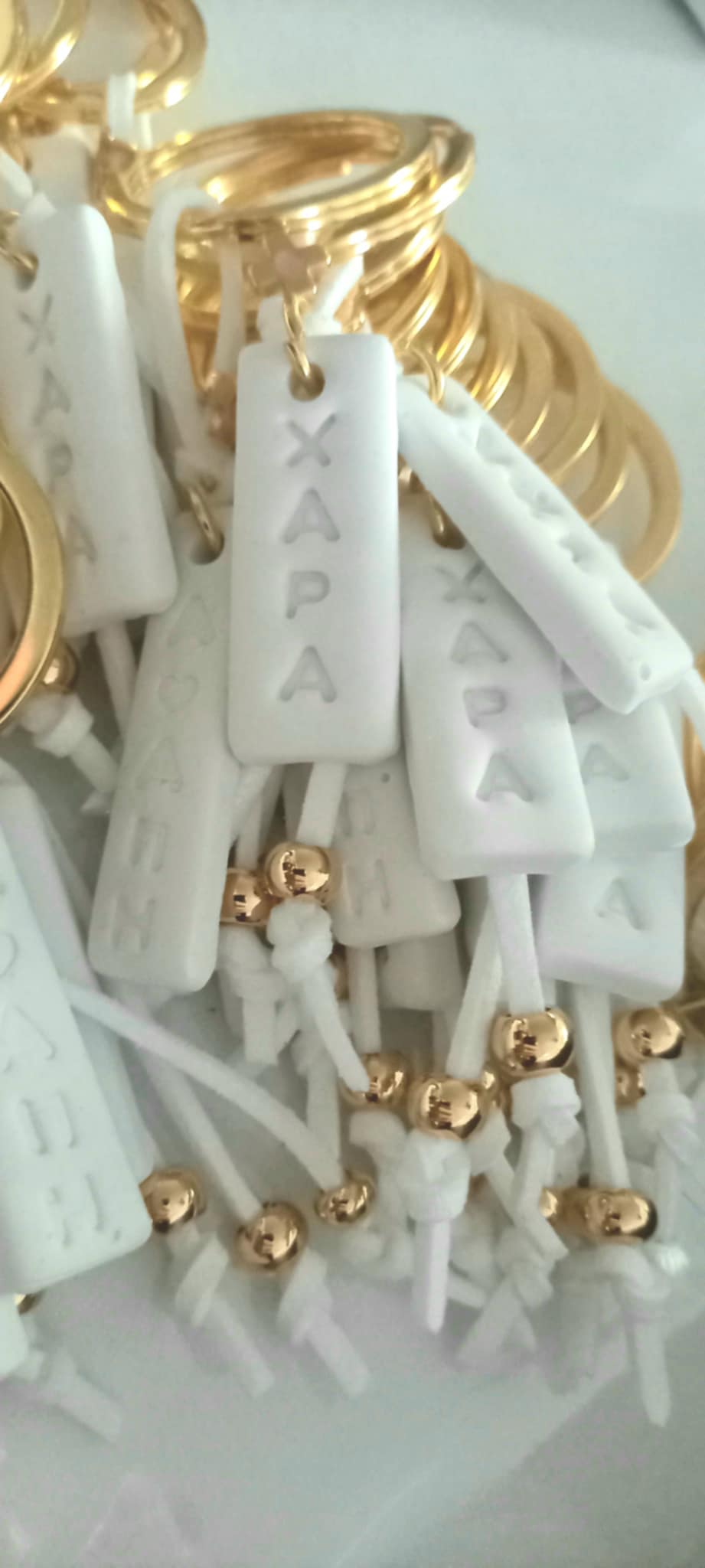 Μαρτυρικό βάπτισης μπρελόκ με υφή πορσελάνης και σταυρό