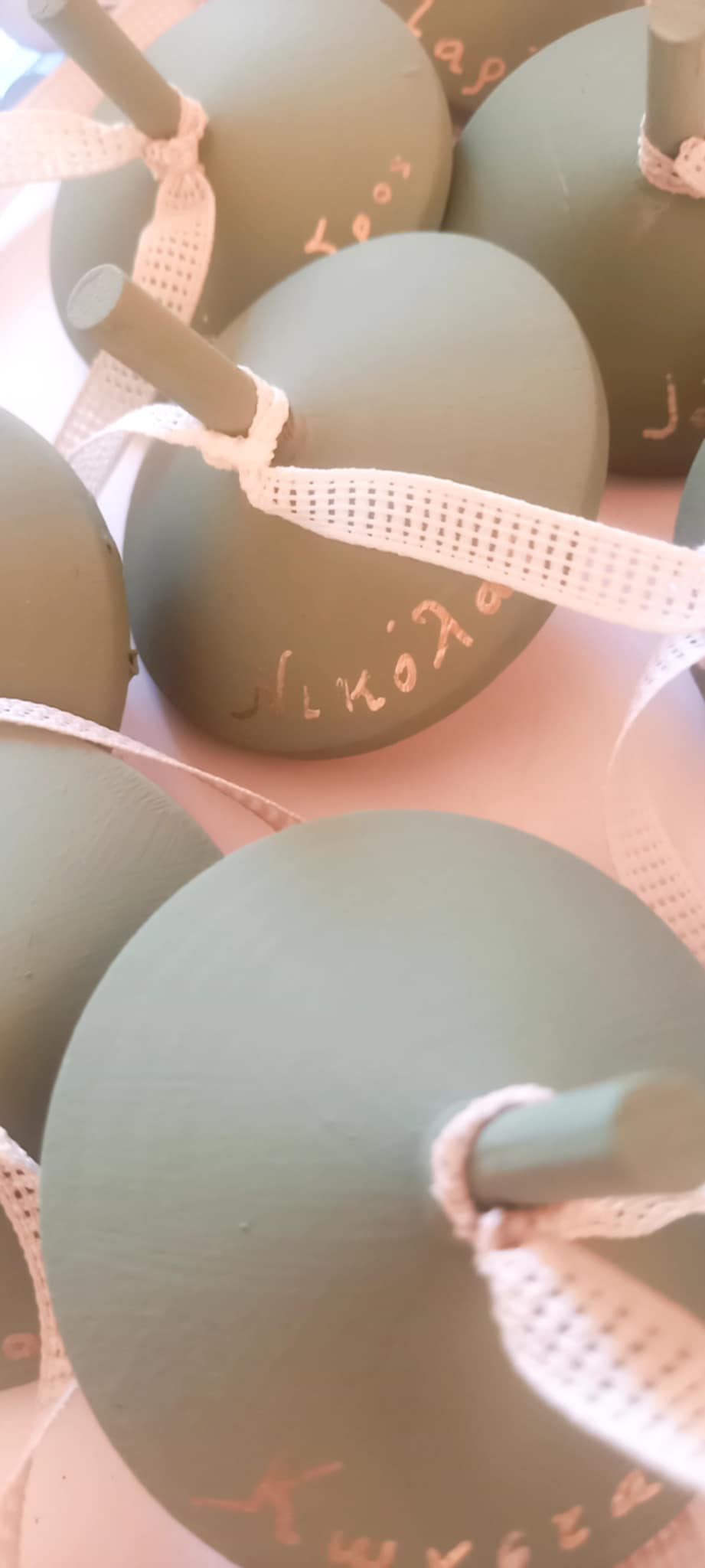 Μπομπονιέρα βάπτισης σβούρα με όνομα