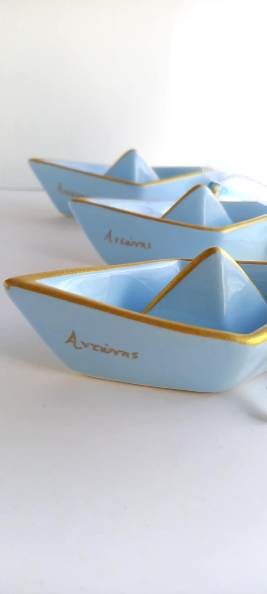 Μπομπονιέρα βάπτισης κεραμικό καράβι με κωνσταντινάτο και όνομα