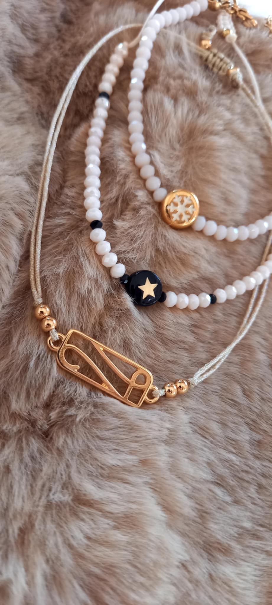 Βραχιόλι - γούρι 2026 με επιχρυσωμένο στοιχείο