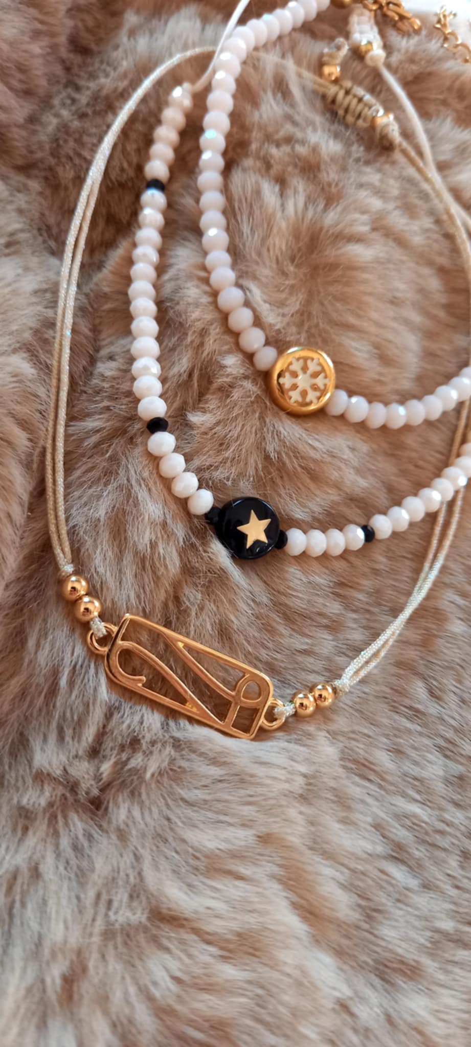 Βραχιόλι με πέτρες και μοτίφ με αστέρι