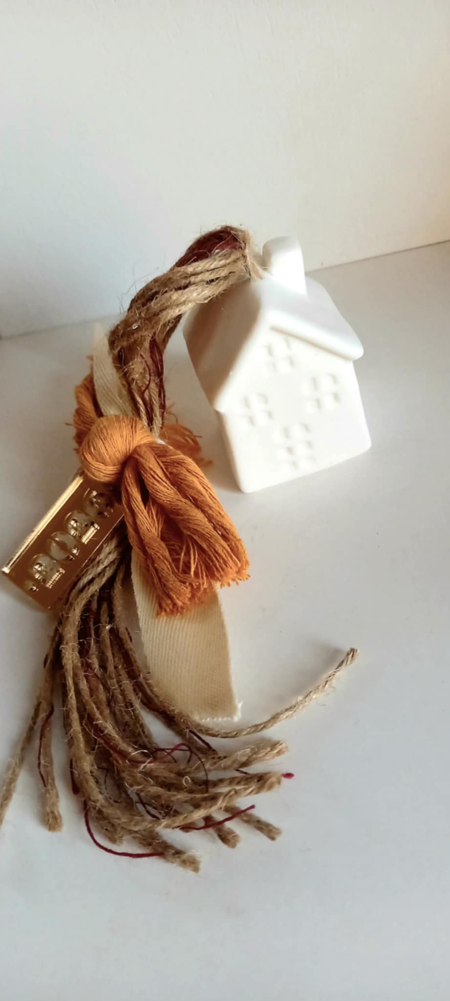 Γούρι 2026 σπιτάκι από πορσελάνη