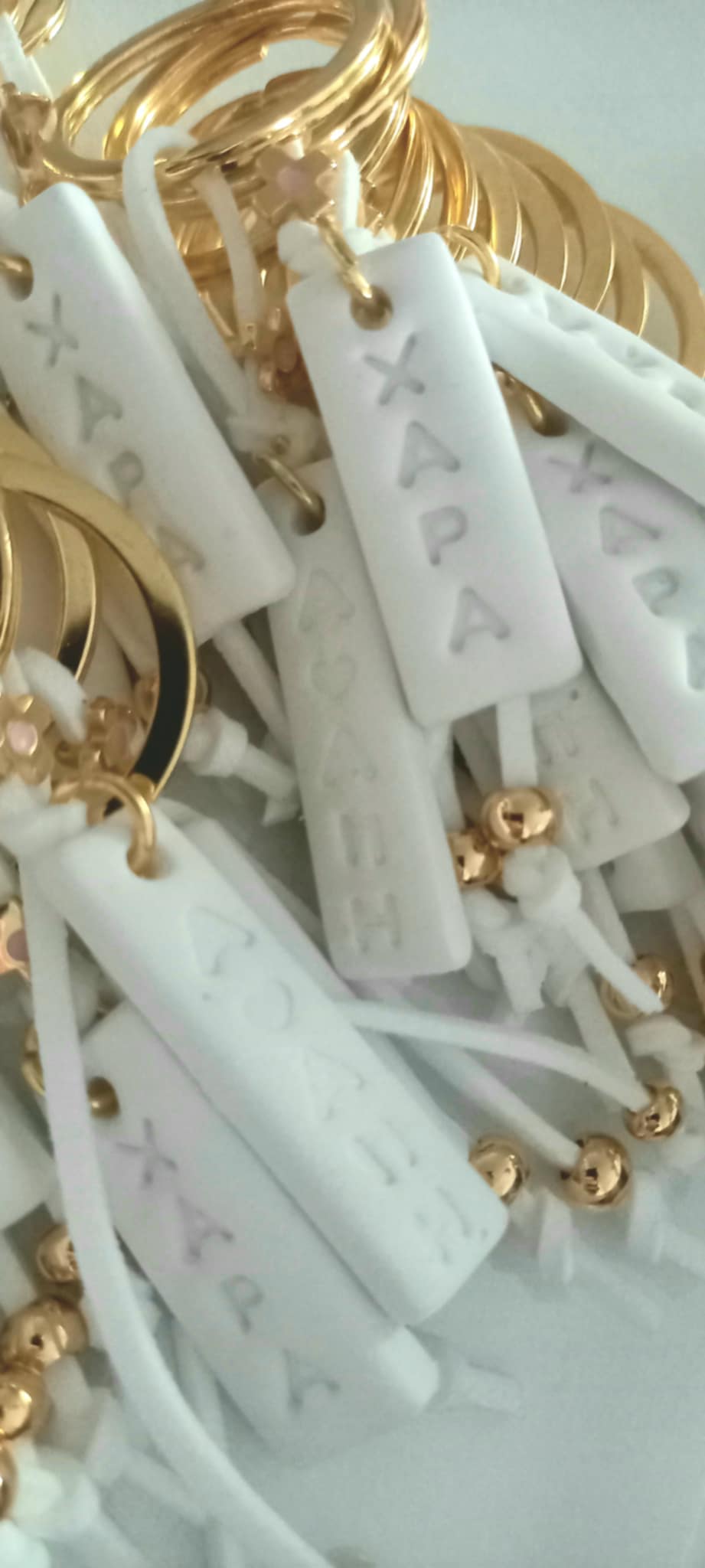 Μαρτυρικό βάπτισης μπρελόκ με υφή πορσελάνης και σταυρό