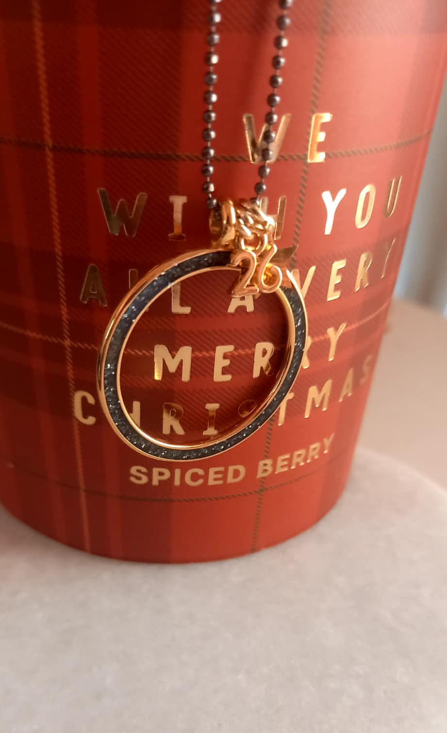 Κολιέ - γούρι με επιχρυσωμένα στοιχεία