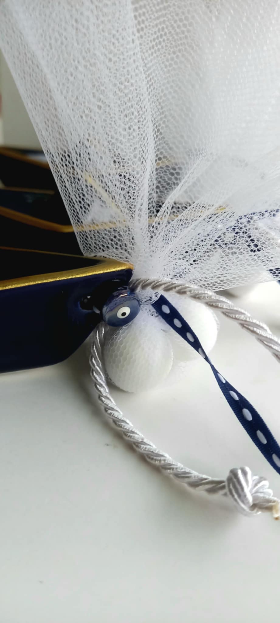 Μπομπονιέρα γάμου - βάπτισης κεραμικό καραβάκι με μάτι