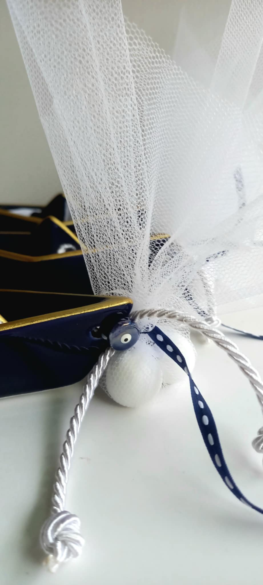 Μπομπονιέρα γάμου - βάπτισης κεραμικό καραβάκι με μάτι