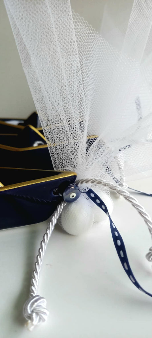 Μπομπονιέρα γάμου - βάπτισης κεραμικό καραβάκι με μάτι