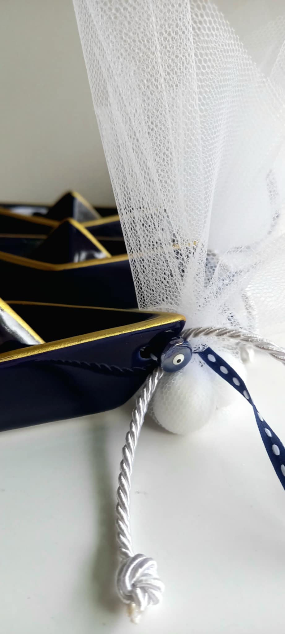 Μπομπονιέρα γάμου - βάπτισης κεραμικό καραβάκι με μάτι