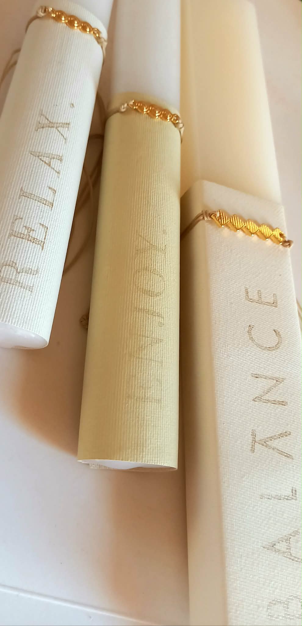 Αρωματική λαμπάδα με βραχιόλι