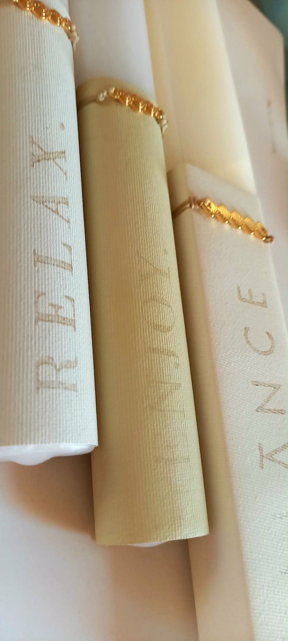 Αρωματική λαμπάδα με βραχιόλι