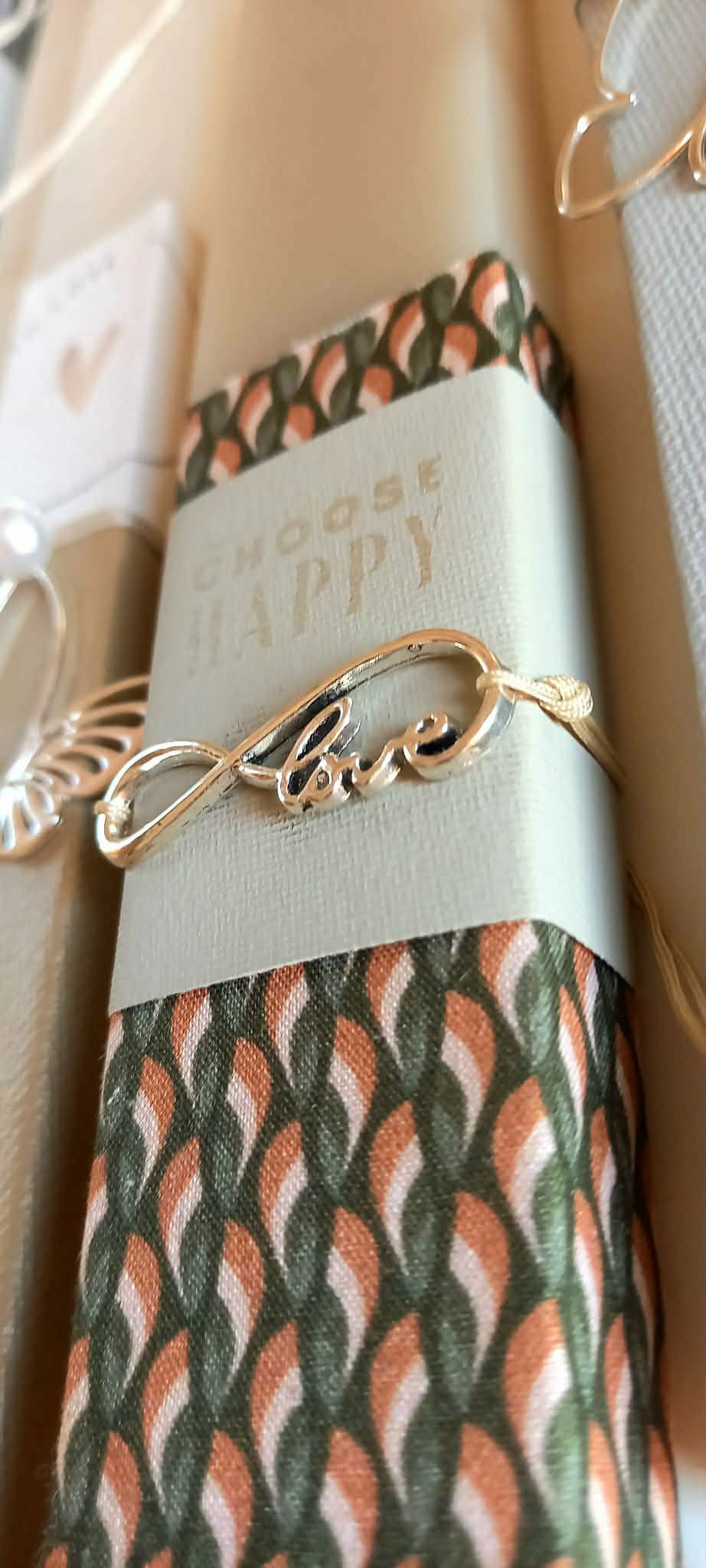 Αρωματική λαμπάδα με βραχιόλι