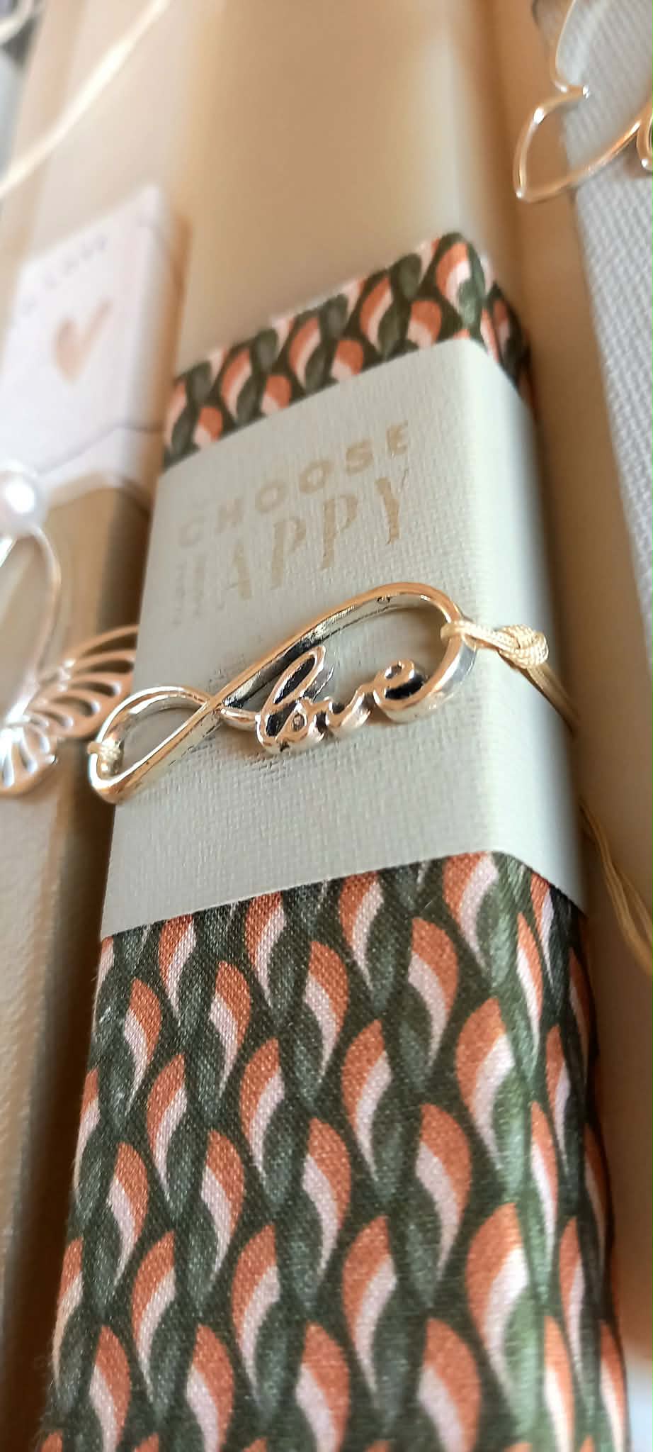 Αρωματική λαμπάδα με βραχιόλι