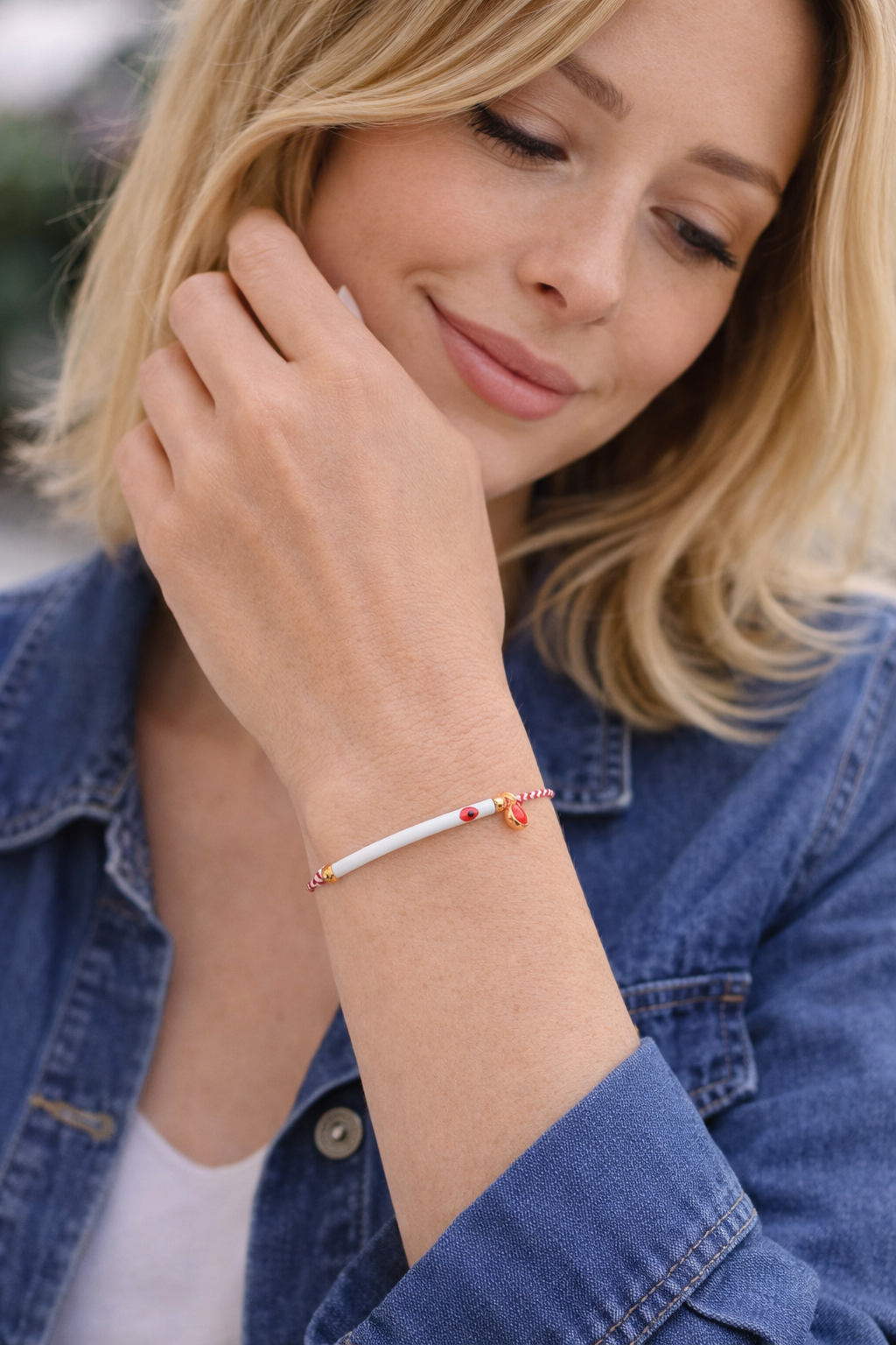 Βραχιόλι μαρτάκι με μπάρα και επιχρυσωμένο στοιχείο