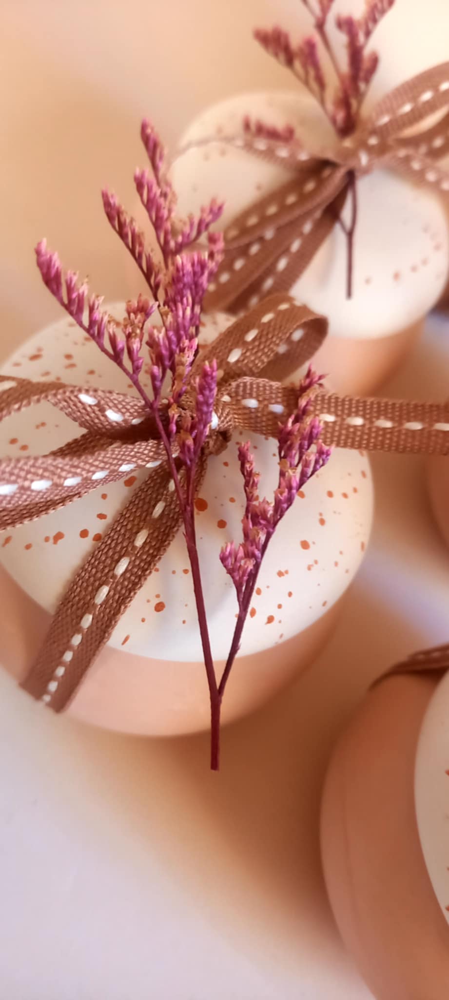 Μπομπονιέρα βάπτισης μπιζουτιέρα με αποξηραμένο λουλούδι