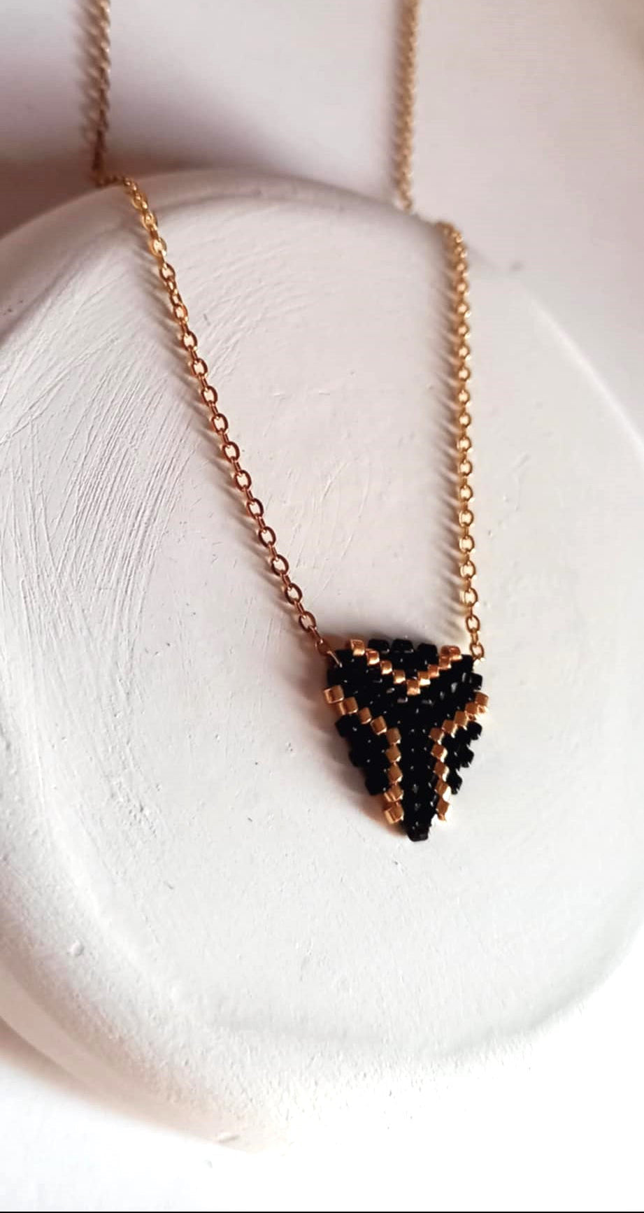 Κολιέ με μοτίφ από χάντρες miyuki