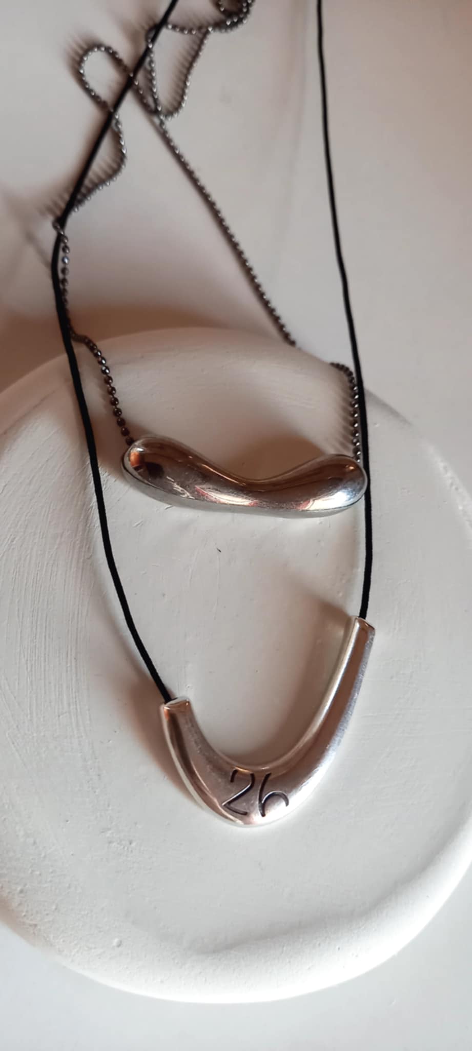 Κολιέ - γούρι με κορδόνι