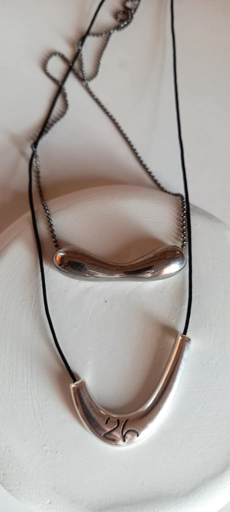 Κολιέ - γούρι με κορδόνι