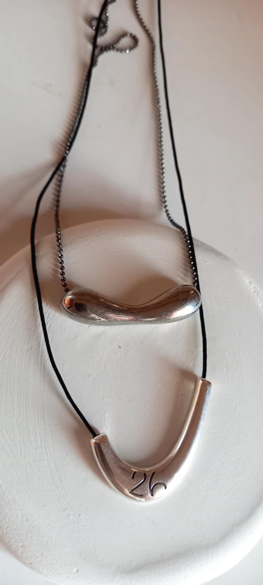 Κολιέ - γούρι με κορδόνι