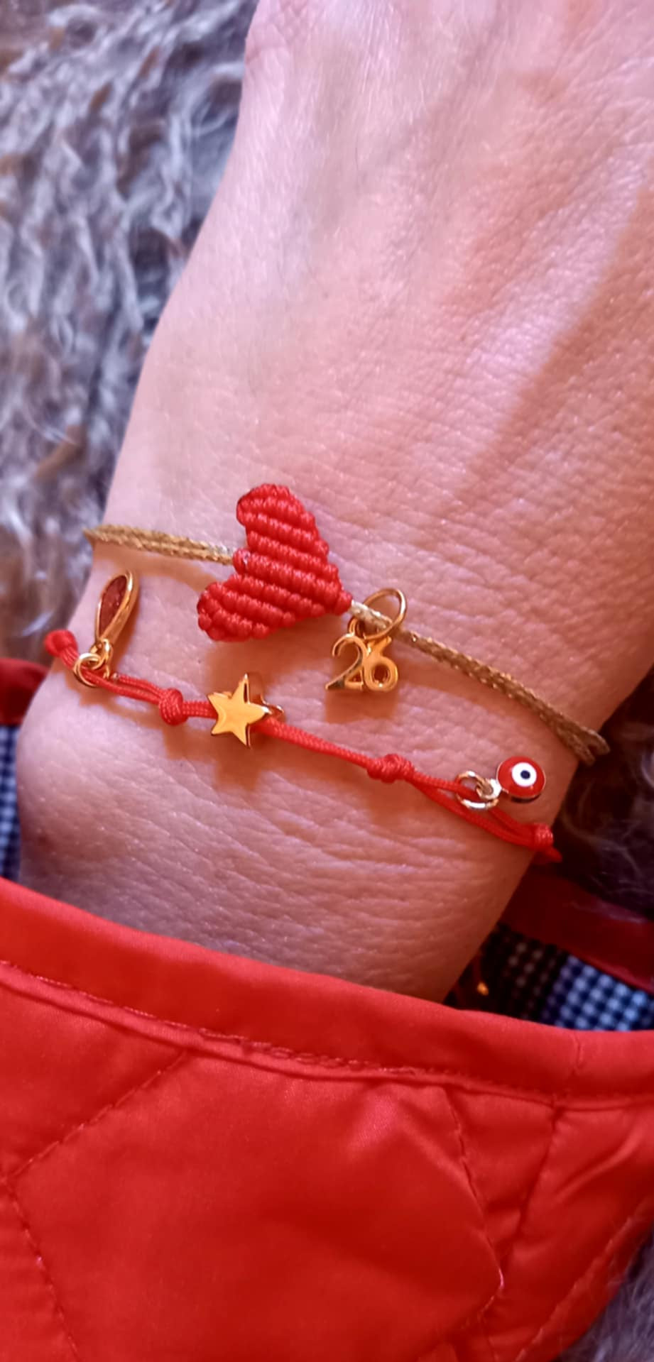 Βραχιόλι - γούρι με μακραμέ καρδιά