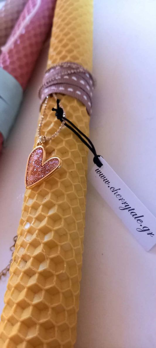 Λαμπάδα από μελισσοκέρι με κολιέ