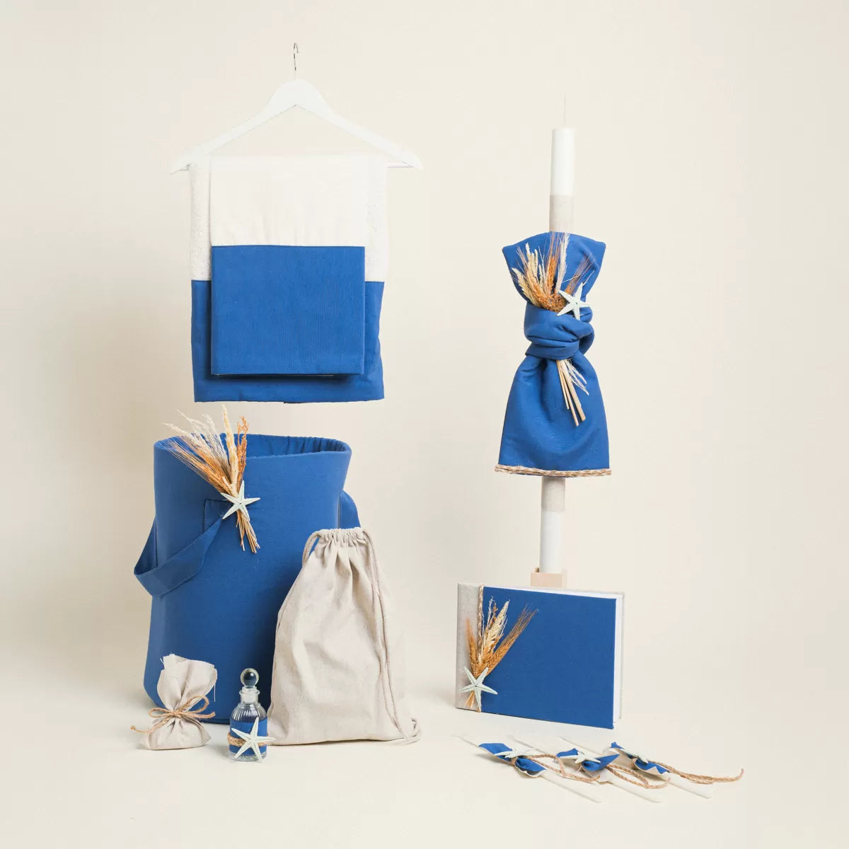 Σετ βάπτισης με αποξηραμένα λουλούδια σε μπλε ρουά