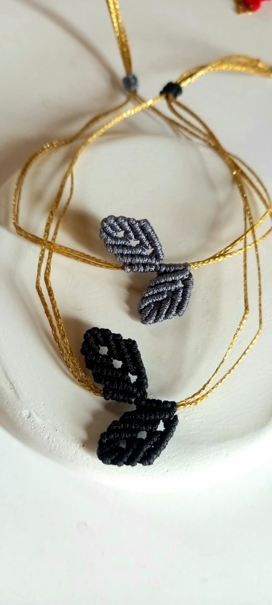 Βραχιόλι με μακραμέ φύλλα