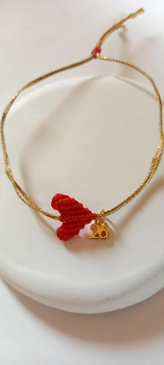 Βραχιόλι - γούρι με μακραμέ καρδιά